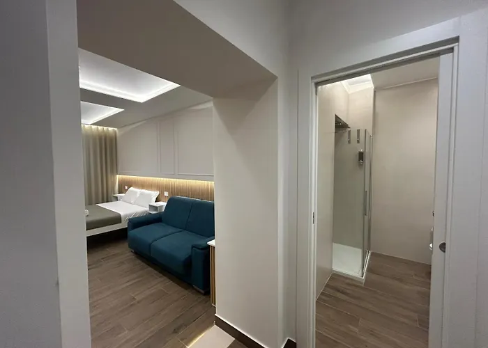 Conte' Piazza Garibaldi 4* Naples